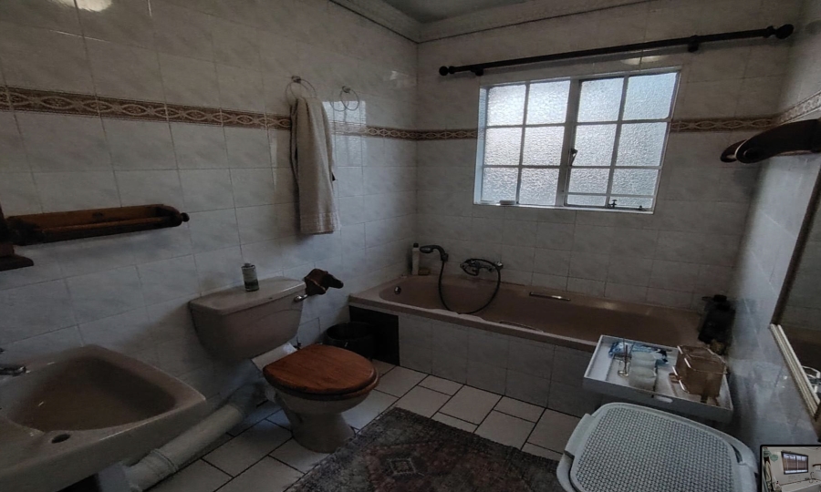 3 Bedroom Property for Sale in Kiepersol Free State